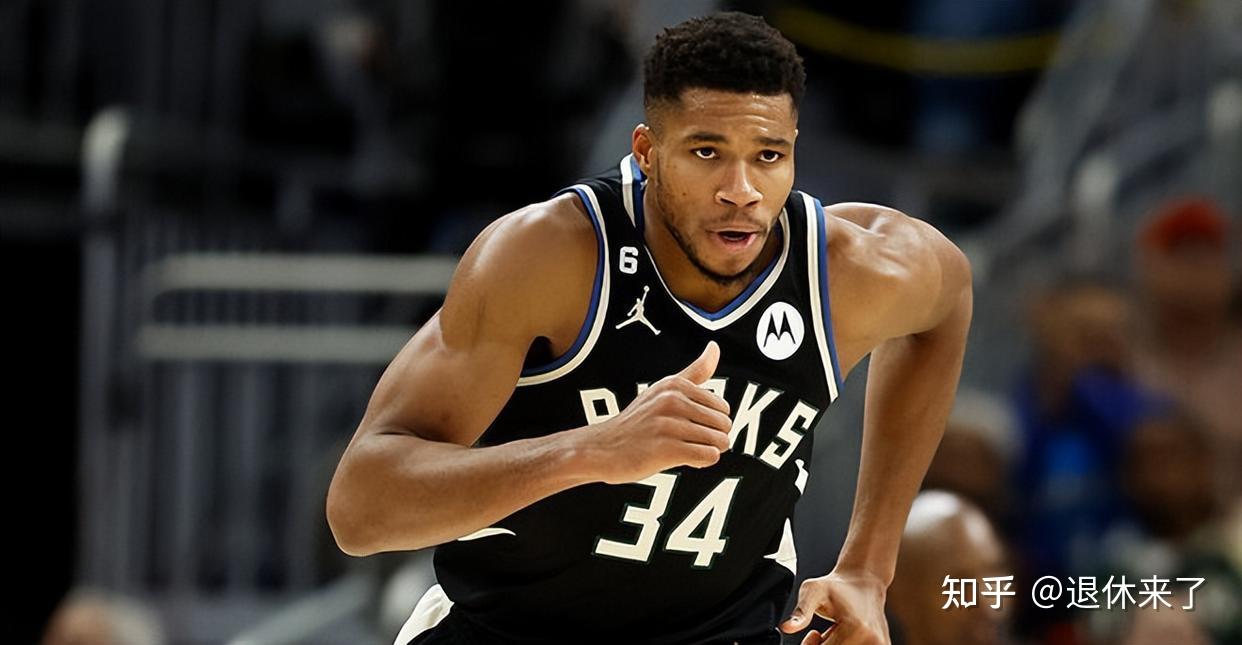 九游下载安装-转折点!密尔沃基雄鹿复出首秀,NBA常规赛窗口期攻防权衡,赛场秩序良好,控场能力受关注(nba虎扑篮球)