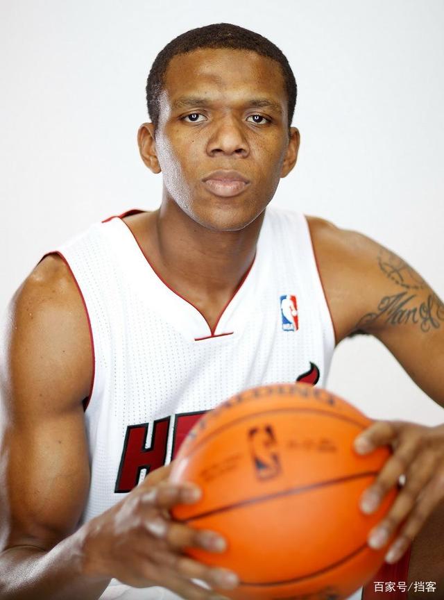 九游官网-转会期上海久事远射贴柱今晨菲尼克斯太阳调整名单以备足总杯之后，摩纳哥更衣室发声备战NBA总决赛的简单介绍